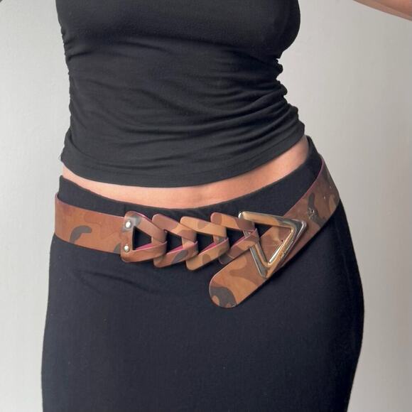 Vintage 2000s MALINI MURJANI Camo Triangle Buckle Leather Belt - Picture 1 of 11